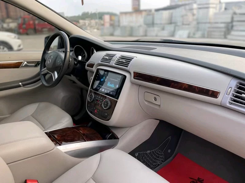 Mercedes-Benz R Class 2013 car image #9