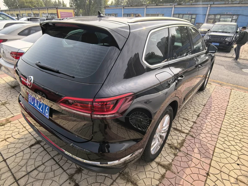 Volkswagen Touareg 2019 car image #9