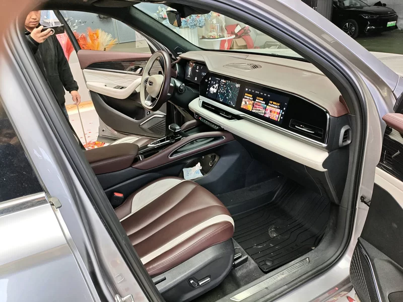 GEELY Monjaro MHEV 2022 car image #9