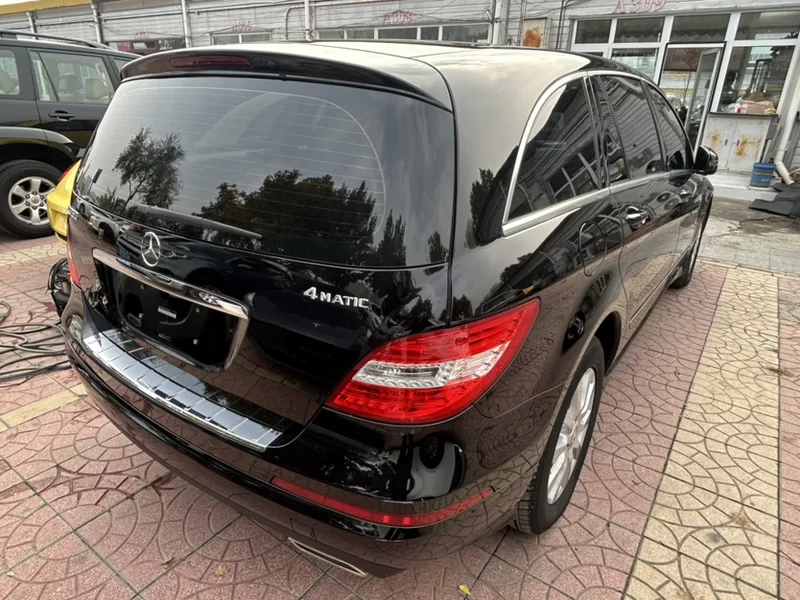 Mercedes-Benz R Class 2012 car image #9