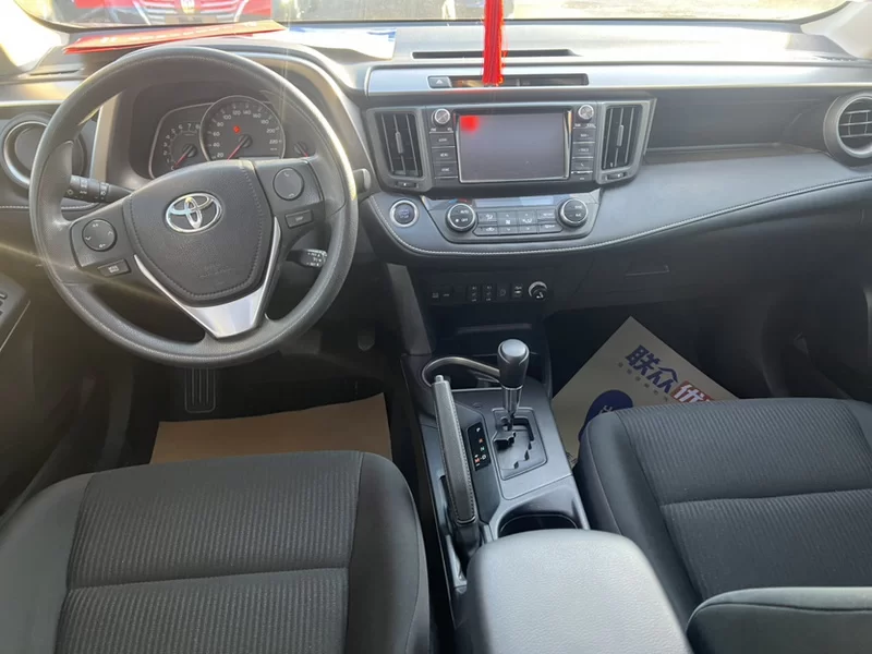 Toyota RAV4 2018 #9 Toyota RAV4 2018 car image #9