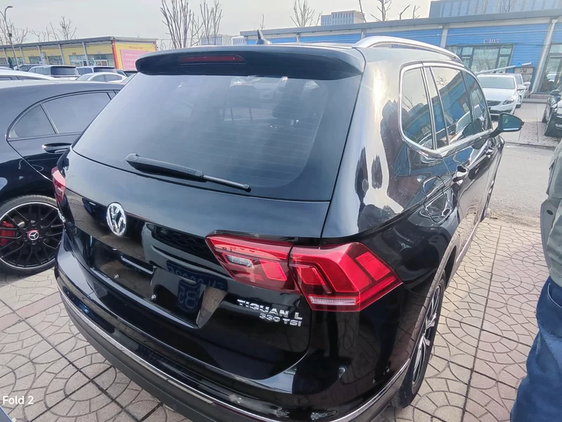 Volkswagen Tiguan L 2018 immagine di auto #9