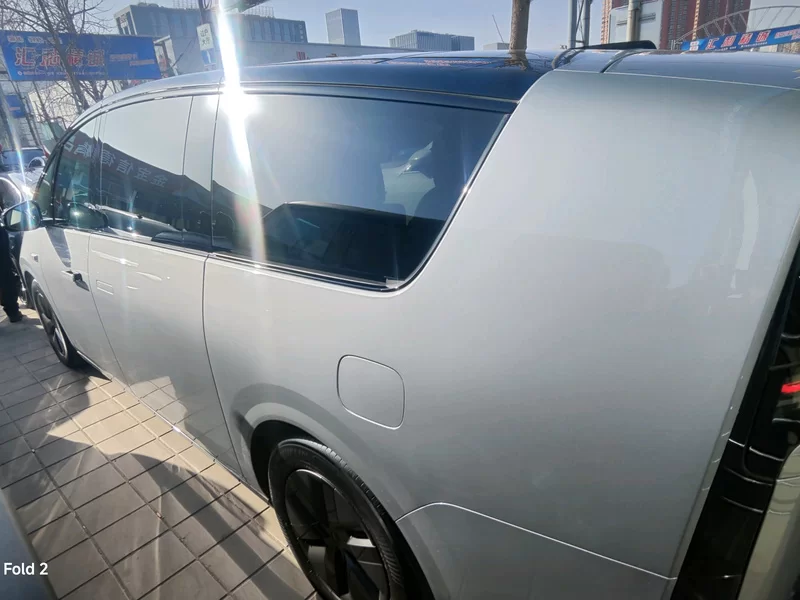 理想汽车 理想MEGA 2025 汽车图片 #9