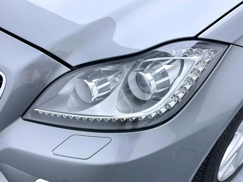 Mercedes-Benz CLS Class 2012 car image #9