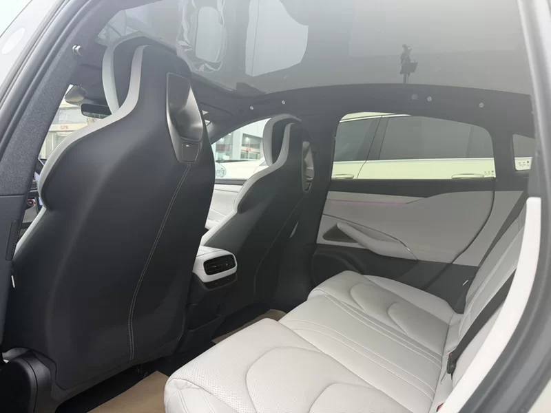 MI 2025 immagine di auto #9