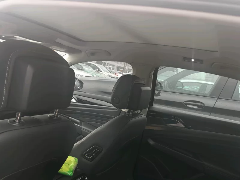 Volkswagen Passat 2024 car image #9