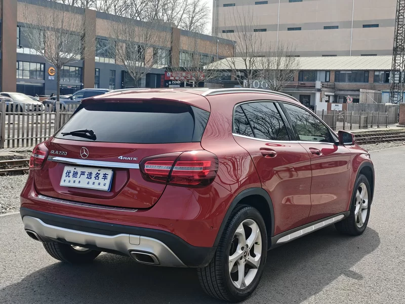Mercedes-Benz GLA Class 2017 car image #9