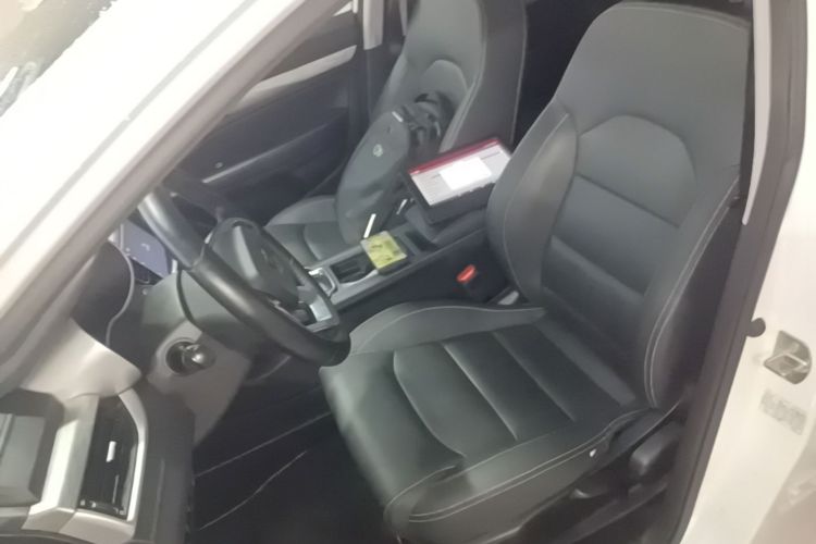 GEELY Emgrand 2019 #15 GEELY Emgrand 2019 car image #15