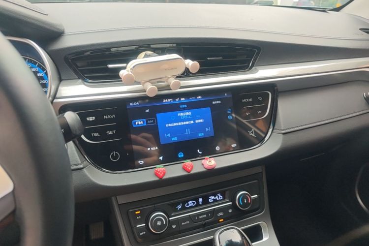 GEELY Emgrand 2019 #13 GEELY Emgrand 2019 car image #13