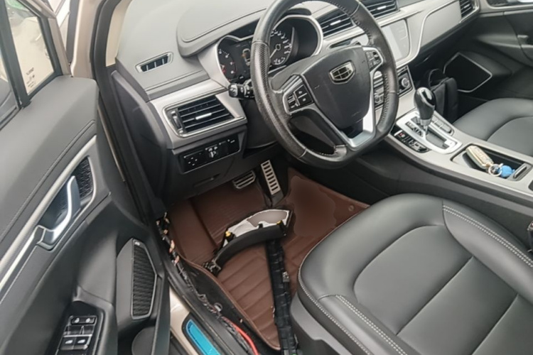 GEELY Emgrand GS 2018 car image #16