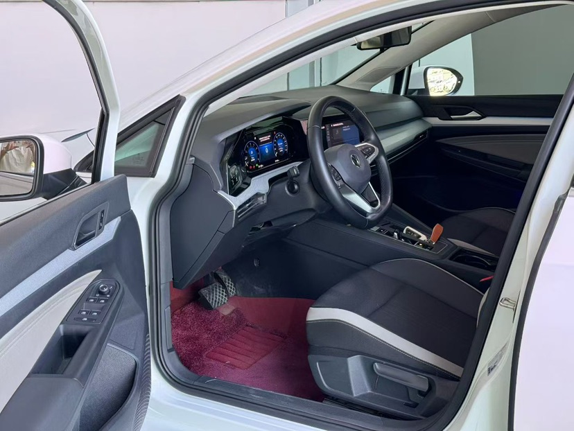 Volkswagen Golf 2022 immagine di auto #3