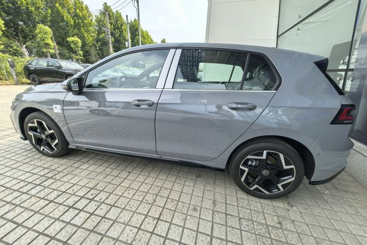 Volkswagen Golf 2026 #5 Volkswagen Golf 2026 car image #5