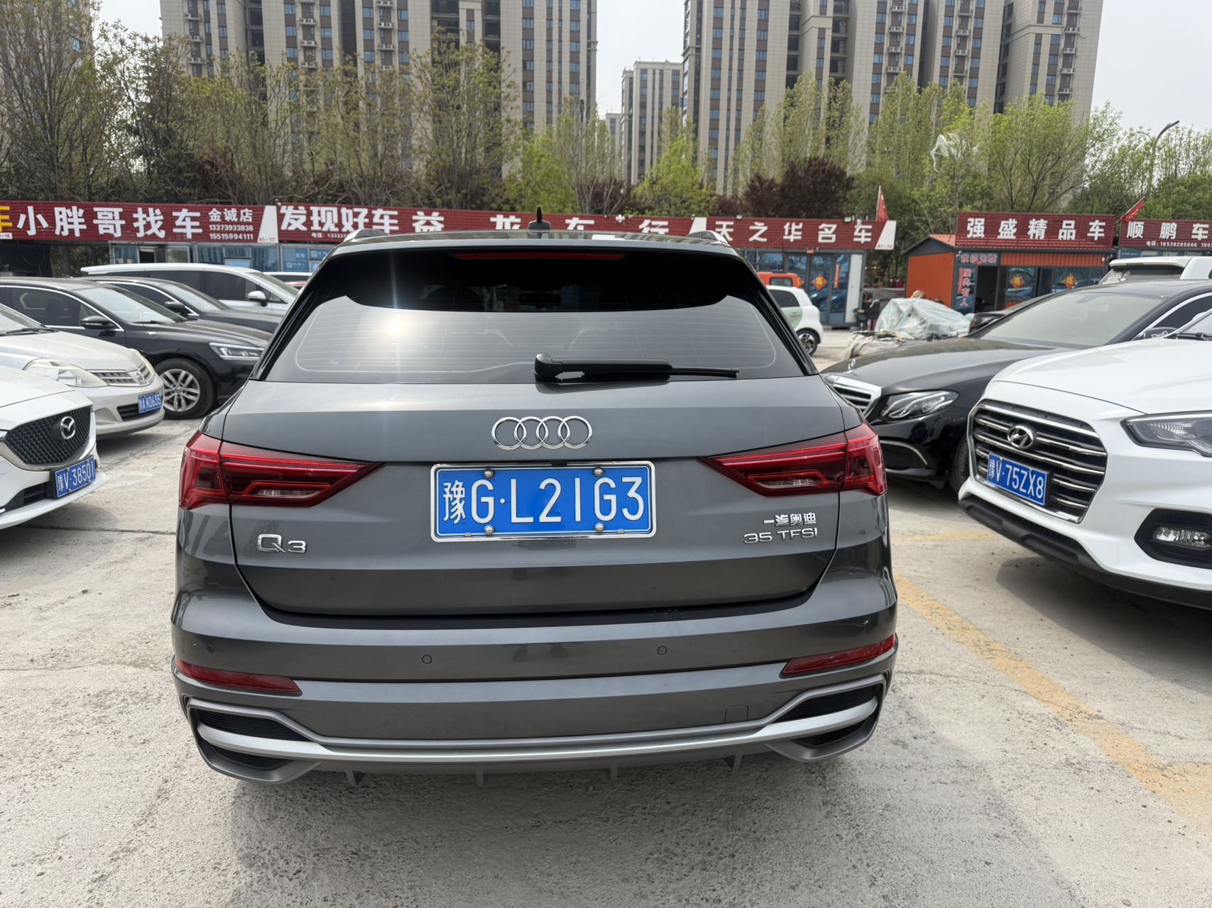 Audi Q3 2020 car image #9