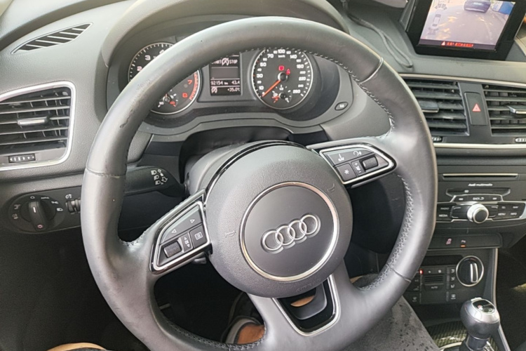 Audi Q3 2019 #11 Audi Q3 2019 car image #11