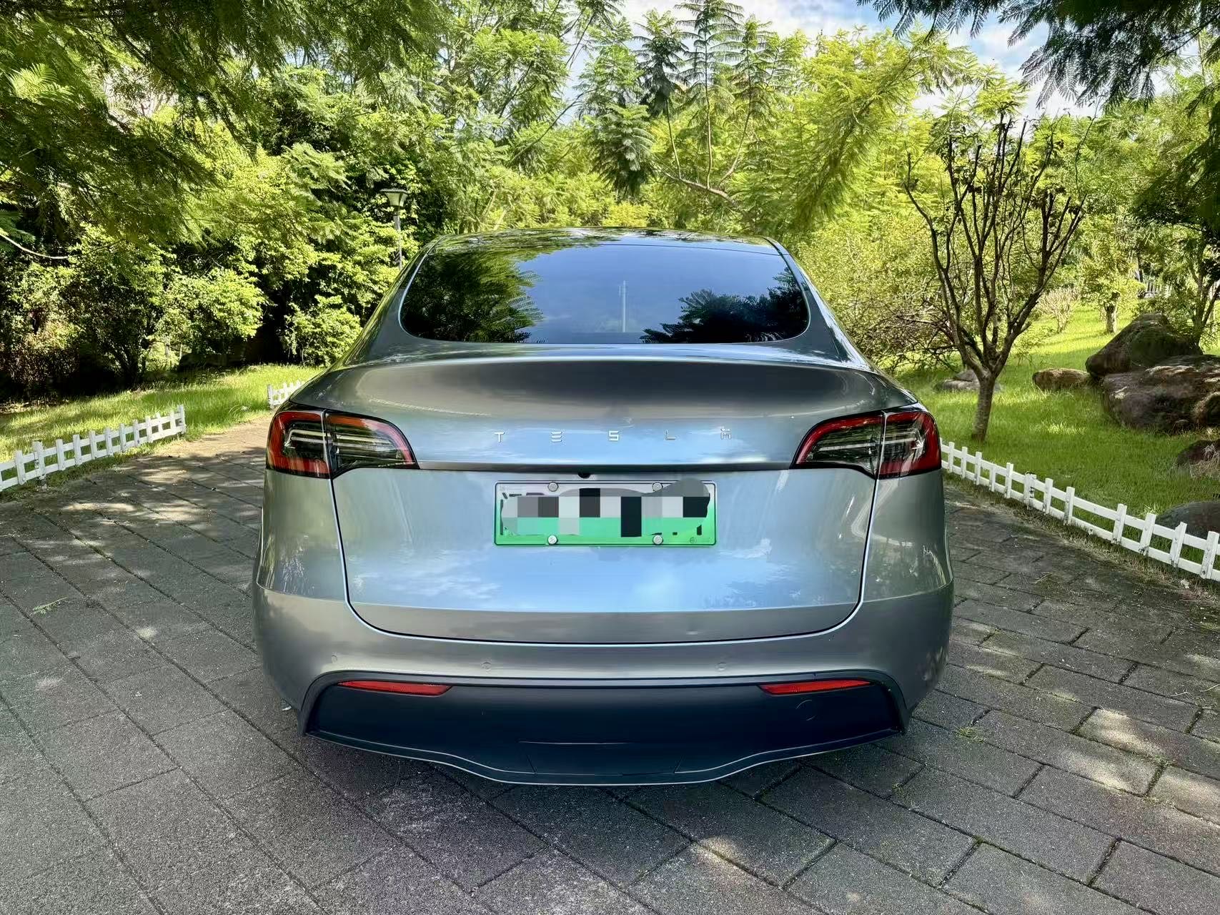 Tesla Model Y 2022 car image #8