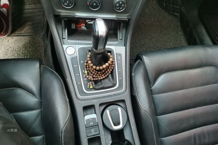 Volkswagen Golf 2015 car image #16