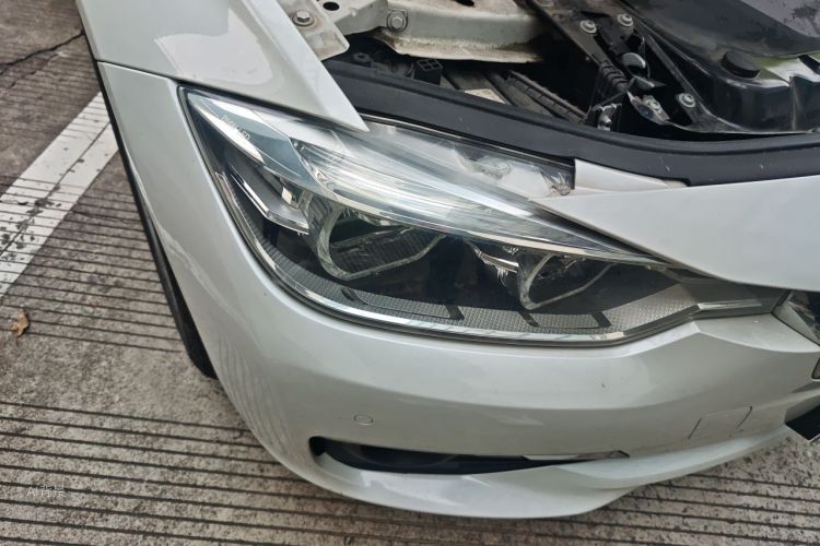 BMW 3 Series 2017 #8 BMW 3 Series 2017 car image #8