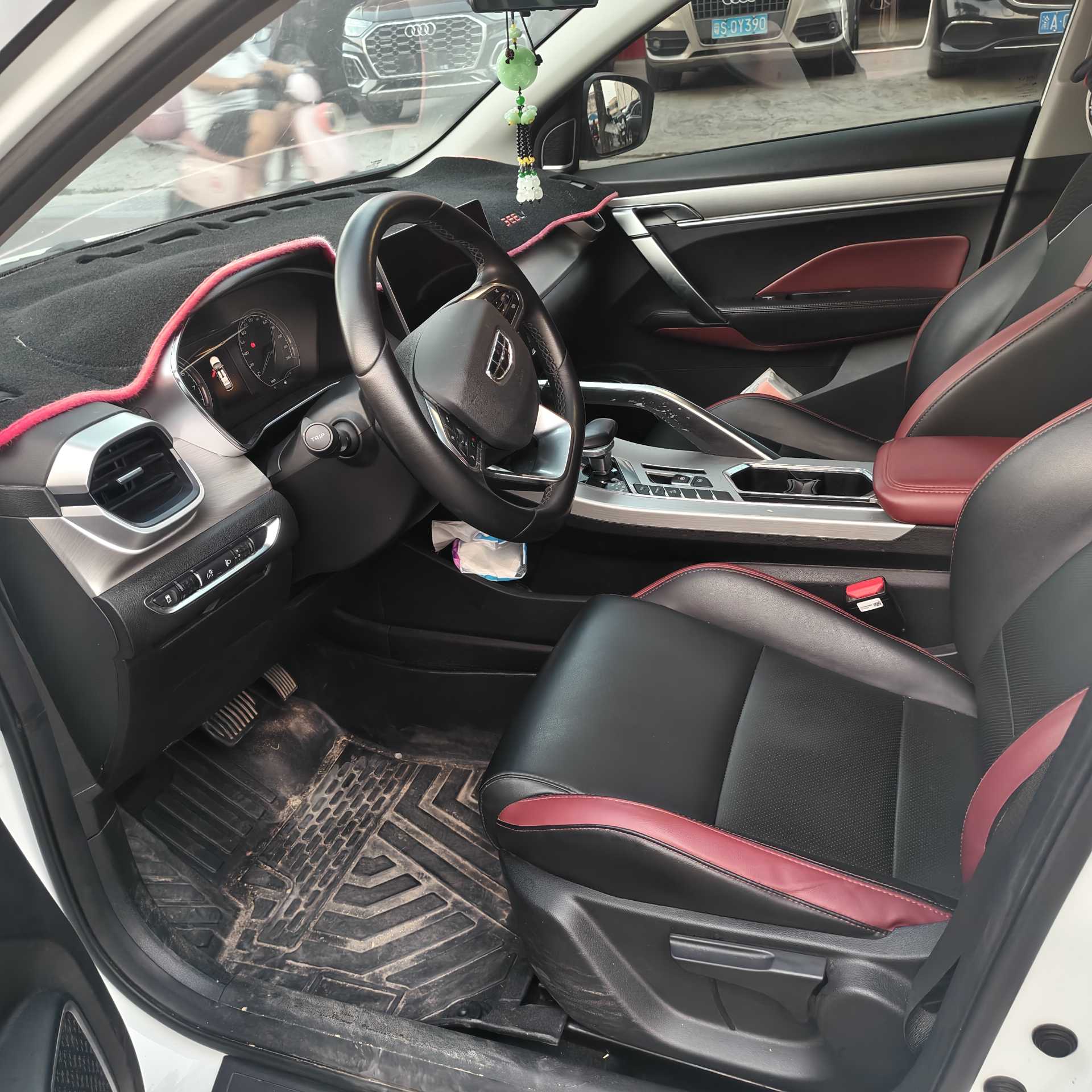 GEELY Coolray 2021 car image #3