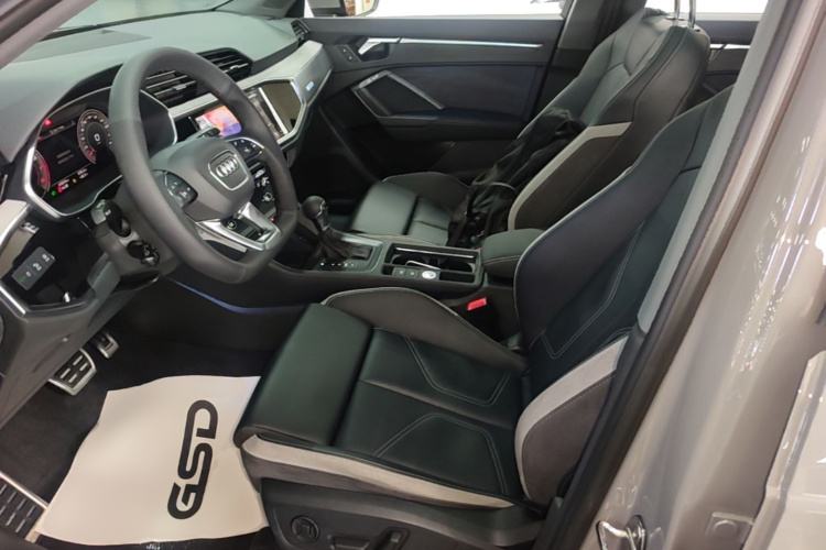 Audi Q3 2024 car image #25
