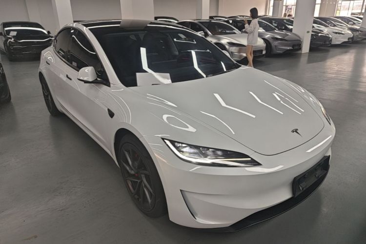 Tesla Model 3 2024 car image #4