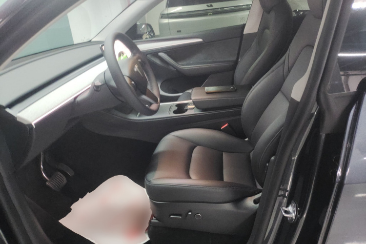 Tesla Model Y 2024 #19 Tesla Model Y 2024 car image #19