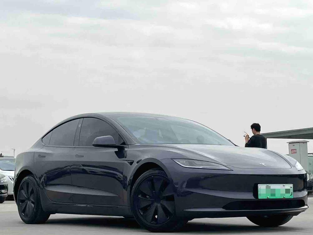 Tesla Model 3 2025 car image #3