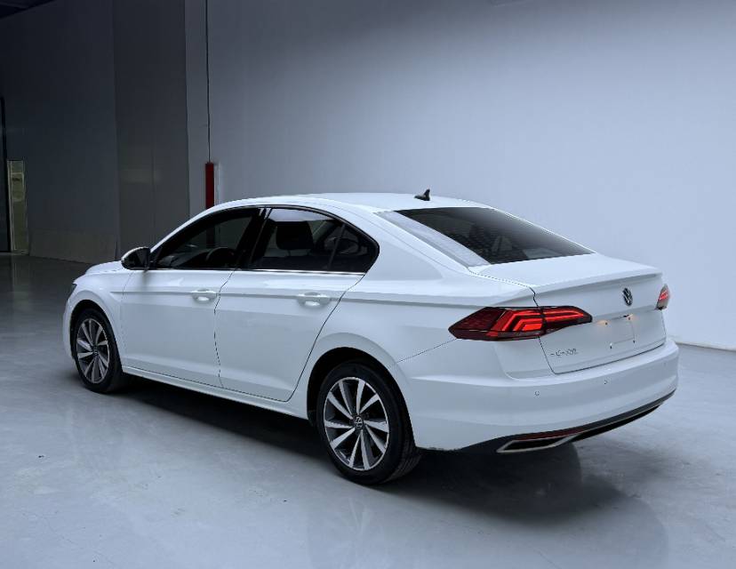 Volkswagen Bora 2022 car image #4