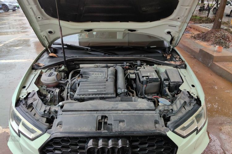 Audi A3 2018 car image #22