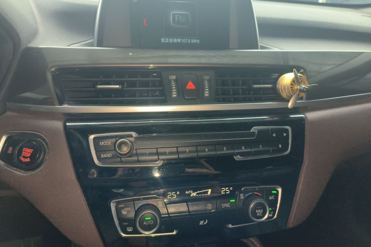 BMW X1 2018 imagen de coche #13