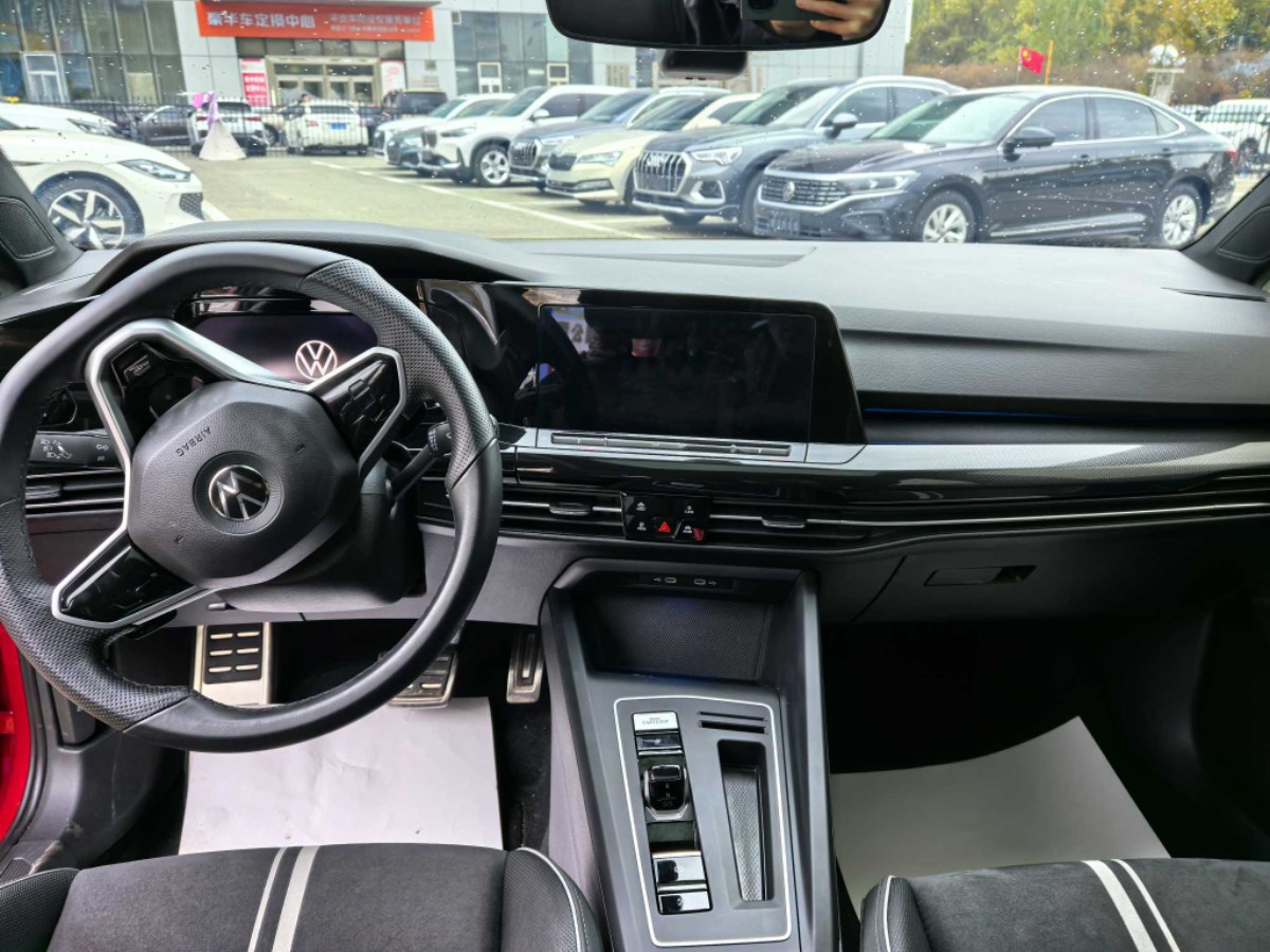Volkswagen Golf 2022 car image #5