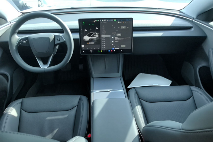 Tesla Model 3 2024 car image #14