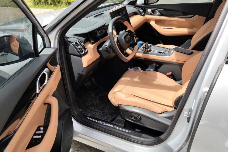 GEELY Boyue L 2025 صورة سيارة #13