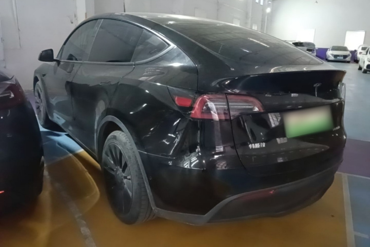 Tesla Model Y 2022 #5 Tesla Model Y 2022 car image #5