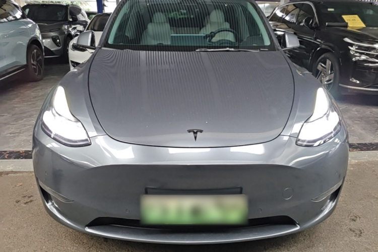 Tesla Model Y 2023 #3 Tesla Model Y 2023 car image #3