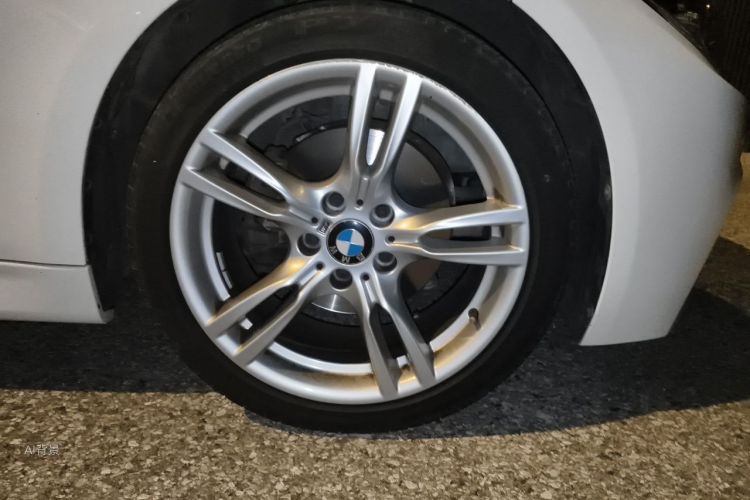BMW 3 Series 2019 car image #9