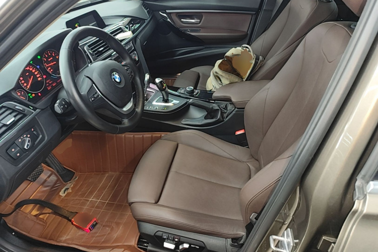 BMW 3 Series 2018 car image #15