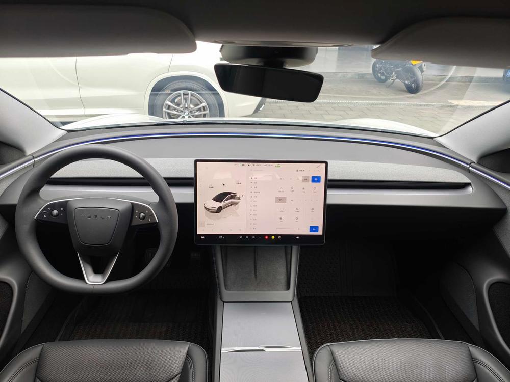 Tesla Model 3 2024 #15 Tesla Model 3 2024 car image #15