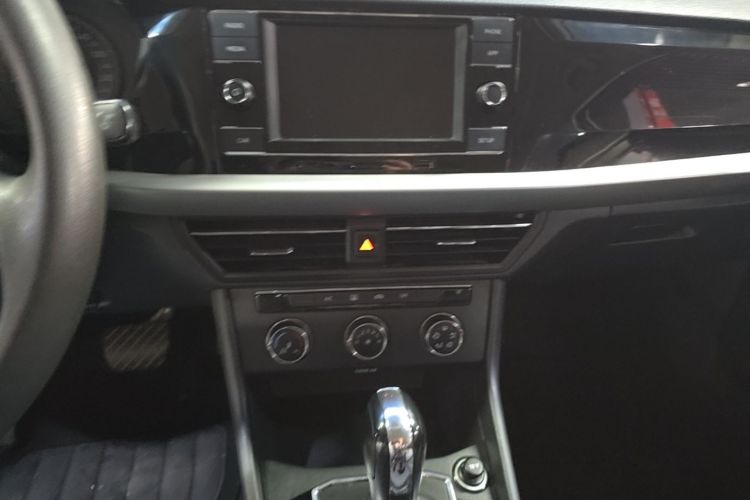 Volkswagen Lavida 2019 car image #13