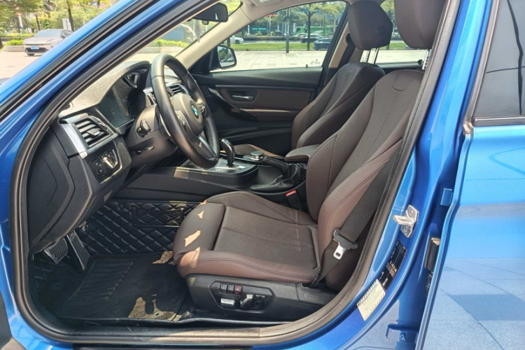 BMW 3 Series 2019 #28 BMW 3 Series 2019 car image #28