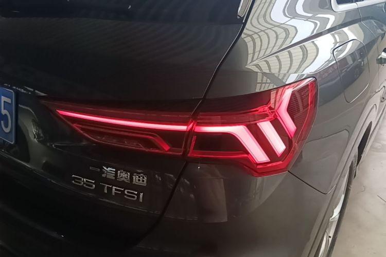 Audi Q3 2019 #8 Audi Q3 2019 car image #8