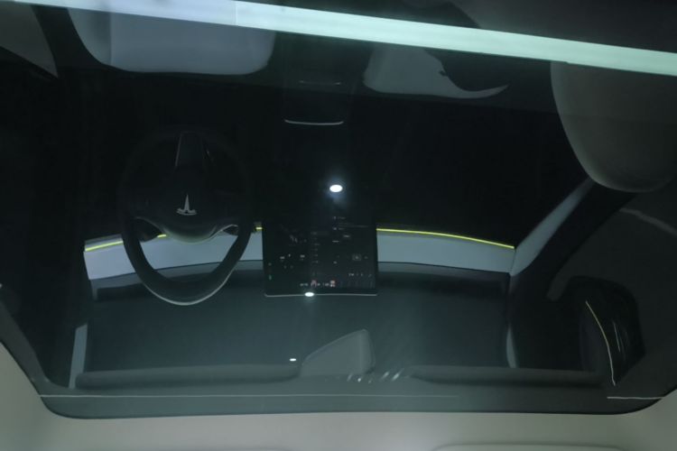 Tesla Model Y 2023 car image #18