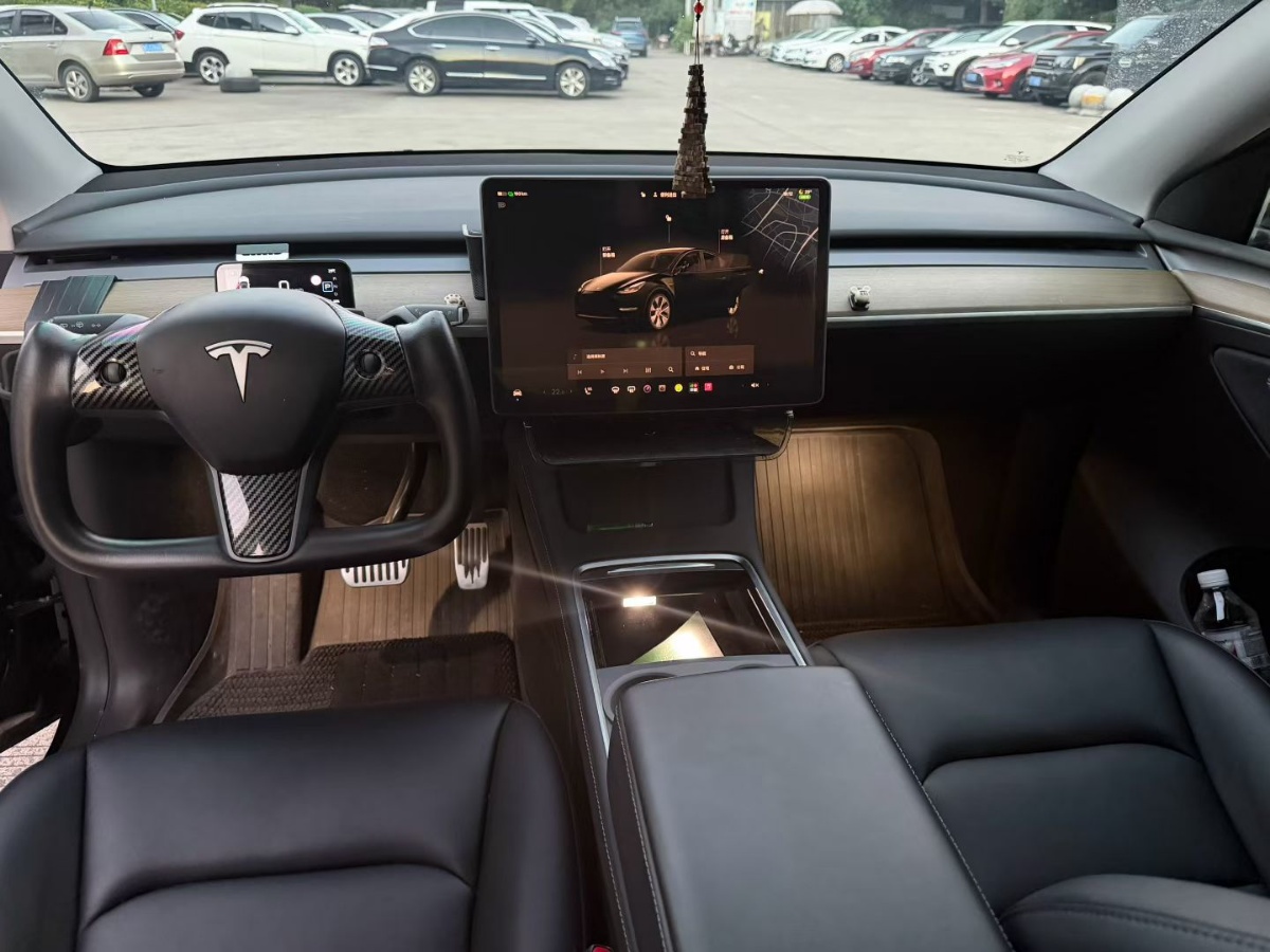 Tesla Model Y 2022 #4 Tesla Model Y 2022 car image #4