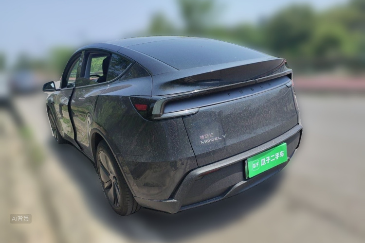 Tesla Model Y 2025 #5 Tesla Model Y 2025 car image #5
