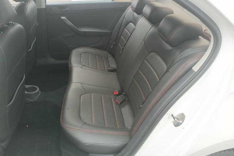 Volkswagen Santana 2016 car image #17