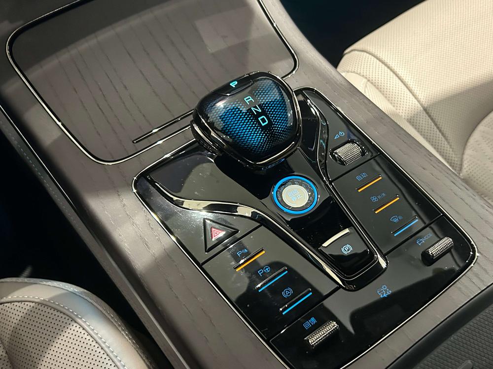 BYD Han 2024 car image #21