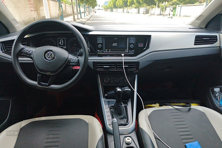 Volkswagen Polo 2020 car image #11