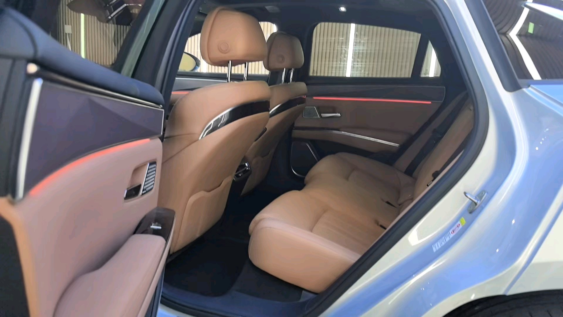 BYD HanL 2025 #5 BYD HanL 2025 изображение автомобиля #5