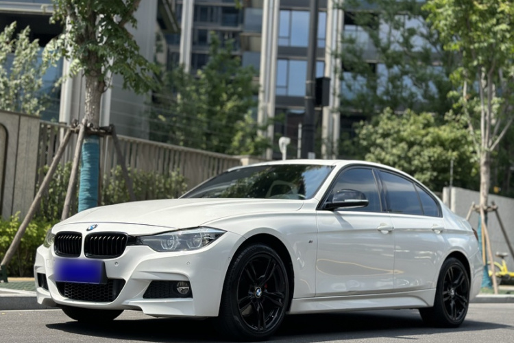 BMW 3 Series 2018 #2 BMW 3 Series 2018 car image #2