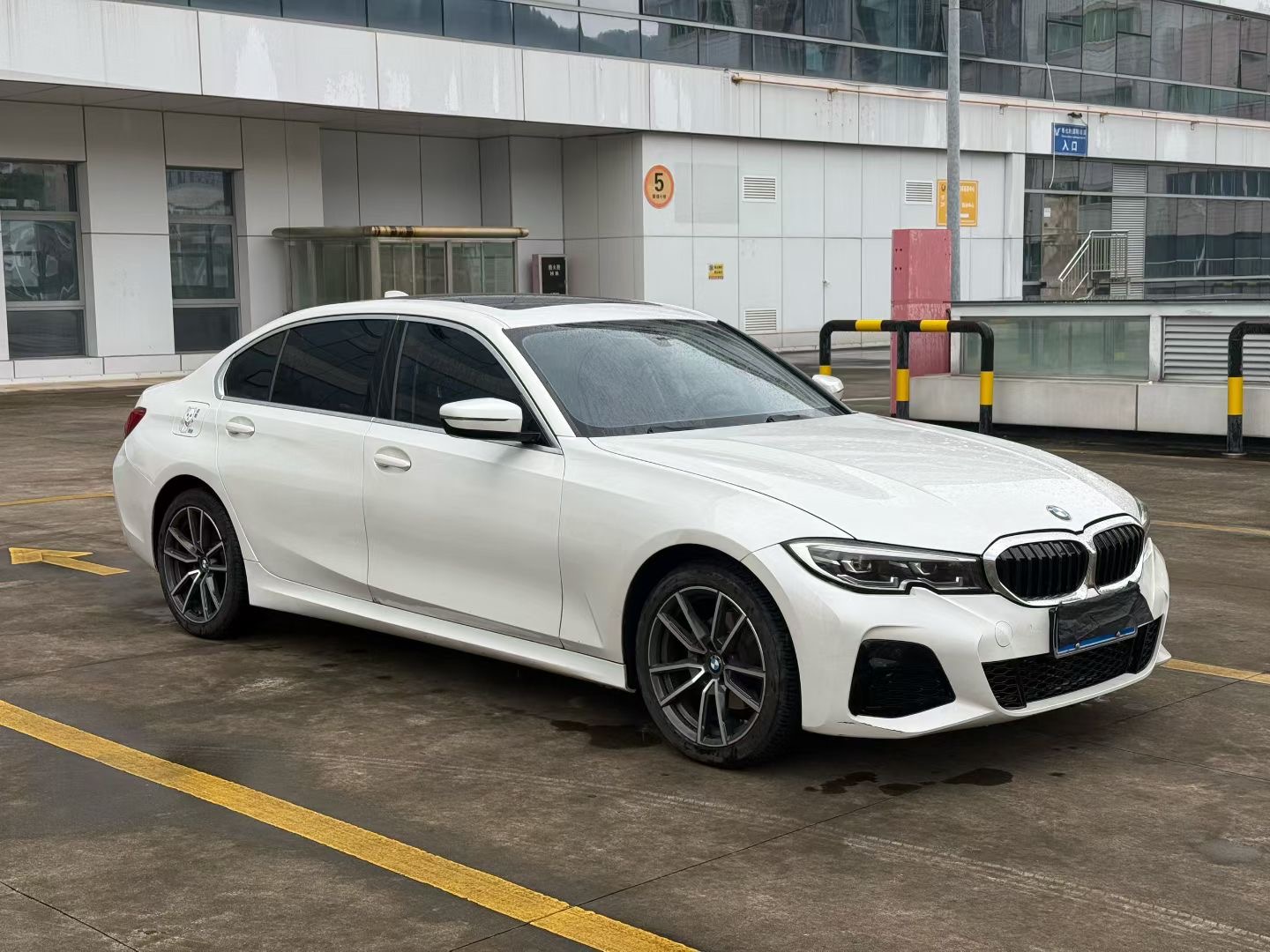 BMW 3 Series 2021 car image #3
