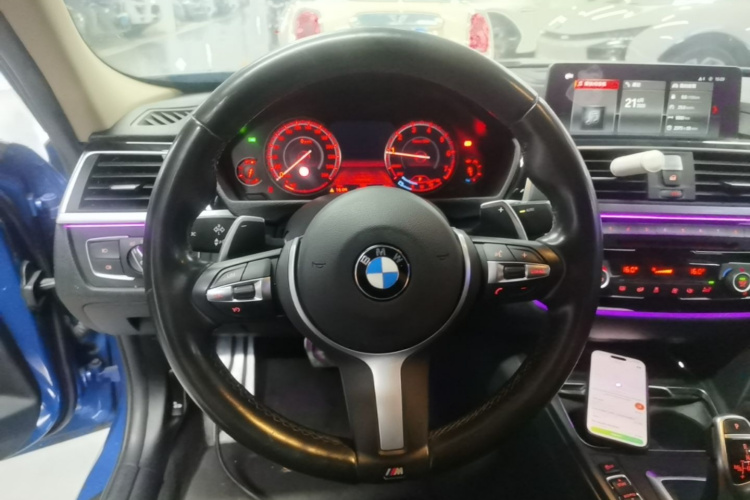 BMW 3 Series 2019 #11 BMW 3 Series 2019 car image #11